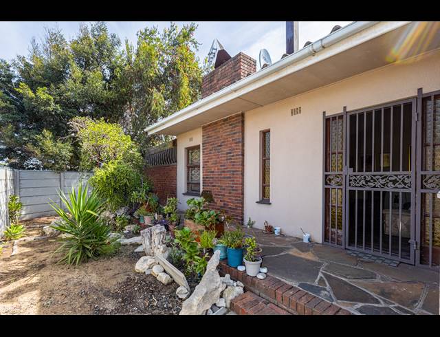 3 BEDROOM FREEHOLD SOLD IN CHURCHILL ESTATE